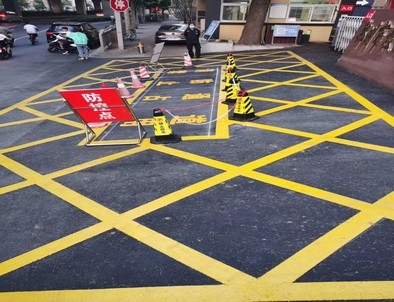 恩施恩施厂区划线，园区停车场划线，车库标识标线